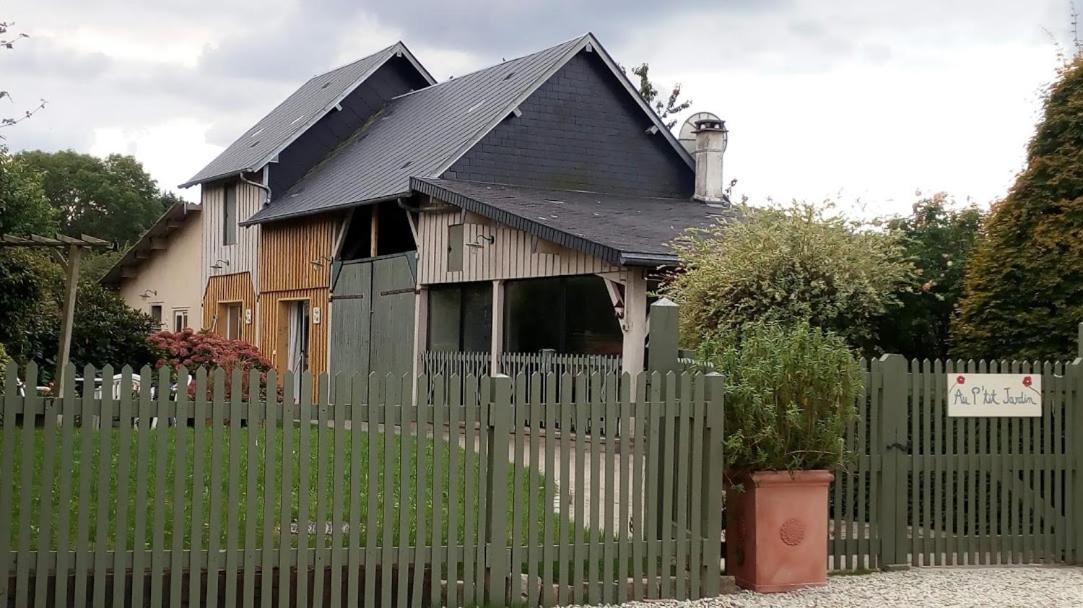 Hotel Au P'Tit Jardin Saint-Sylvestre-de-Cormeilles Zewnętrze zdjęcie