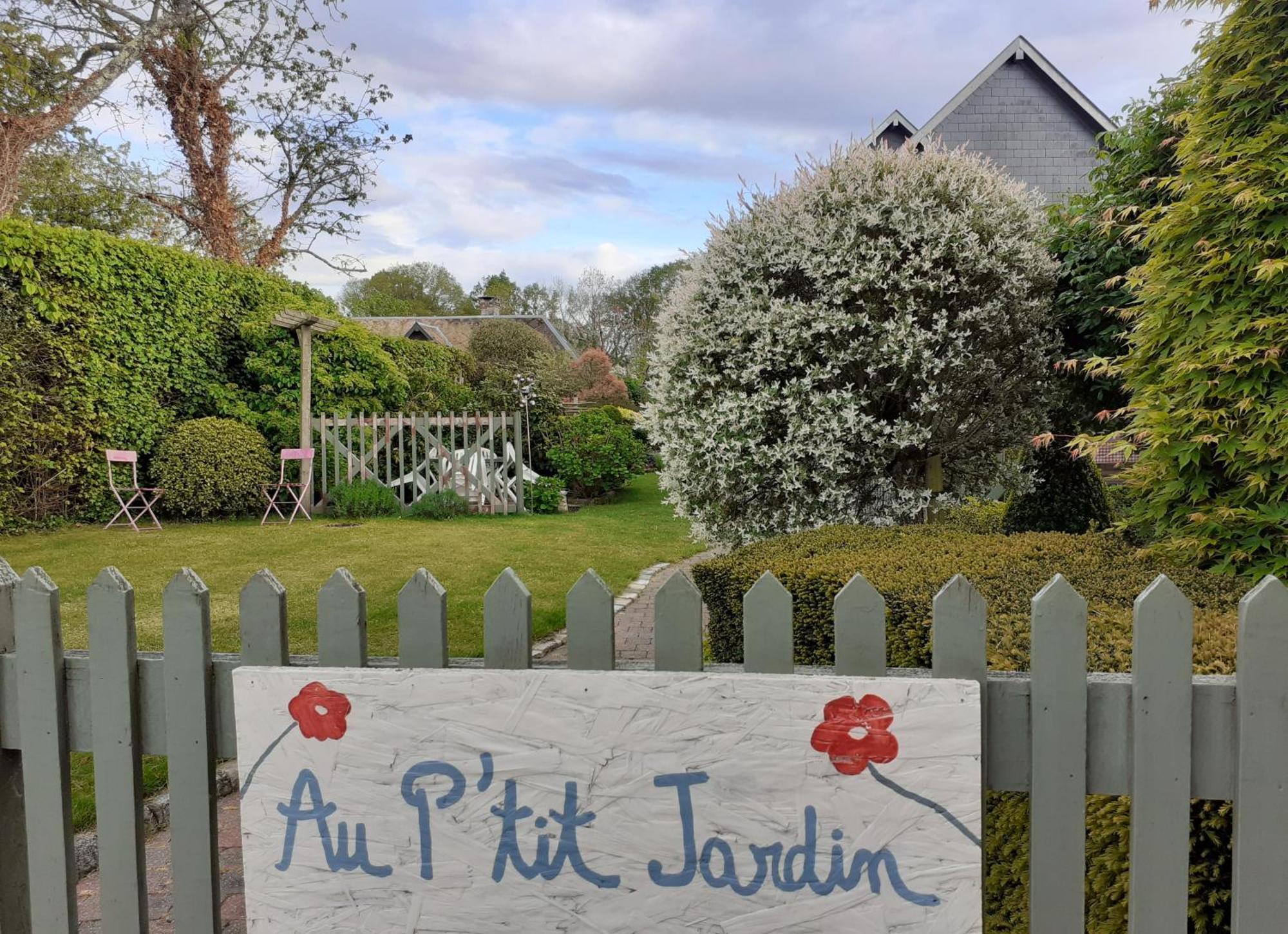 Hotel Au P'Tit Jardin Saint-Sylvestre-de-Cormeilles Zewnętrze zdjęcie